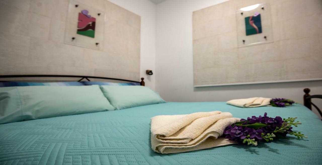 Ibis Your Cosy Oasis With Private Parking And Patio สปลิท ภายนอก รูปภาพ