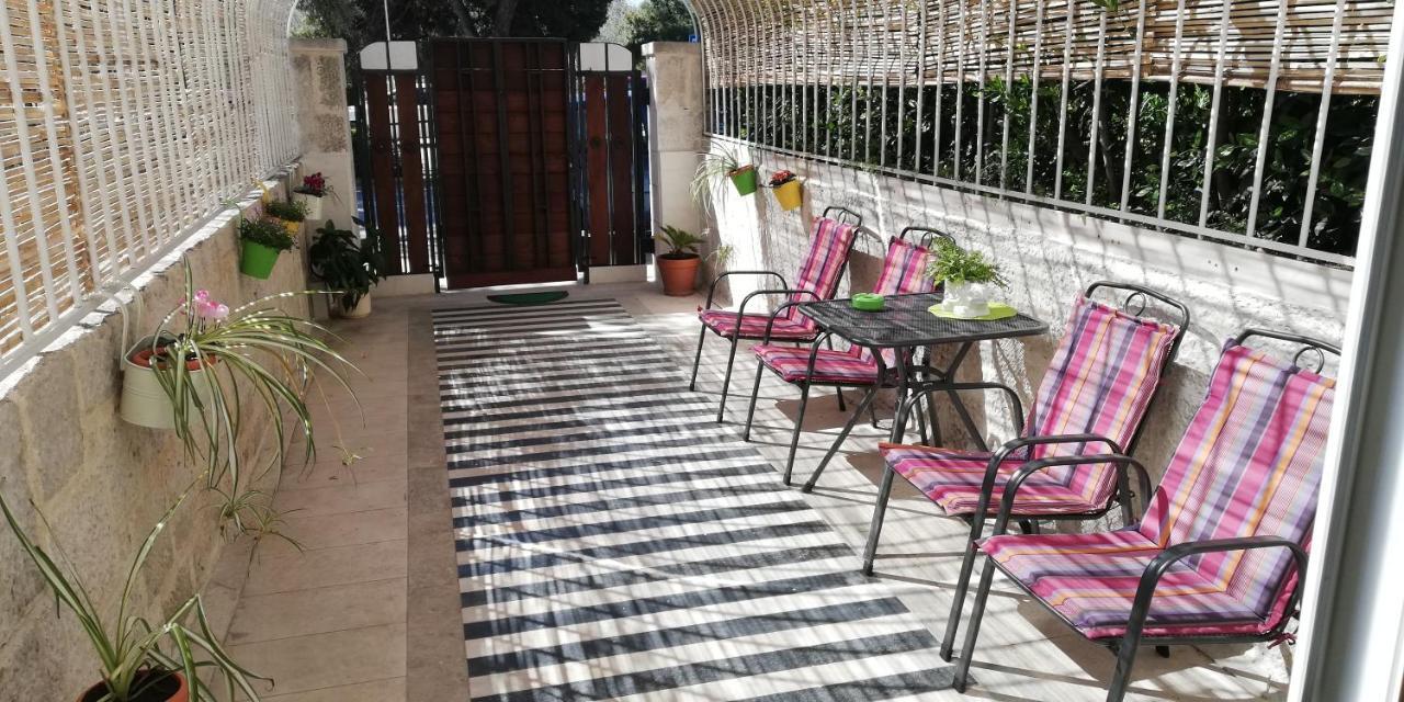 Ibis Your Cosy Oasis With Private Parking And Patio สปลิท ภายนอก รูปภาพ