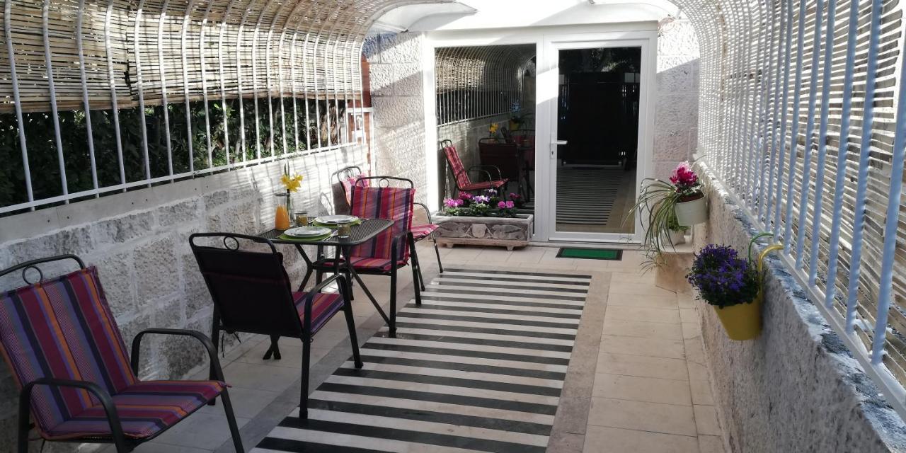Ibis Your Cosy Oasis With Private Parking And Patio สปลิท ภายนอก รูปภาพ